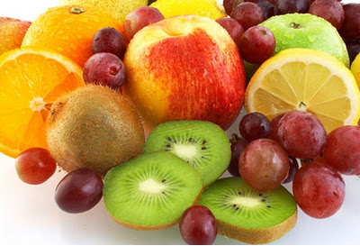 Alimentos ricos em vit. C, que é indispensável na produção de colágeno e por consequente na beleza da pele.